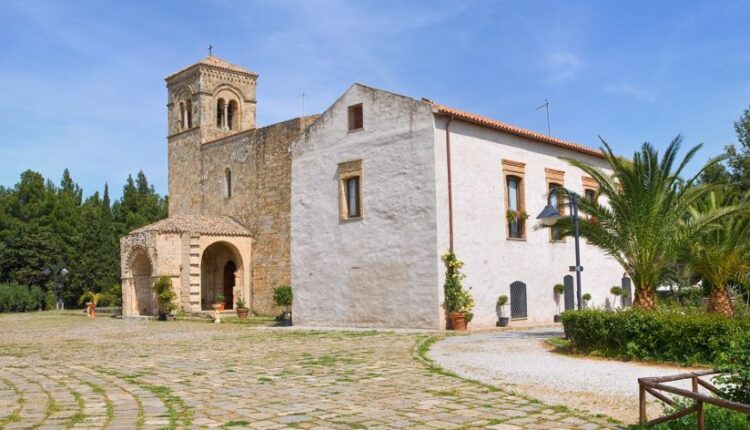 Santuario di Santa Maria Regina di Anglona | Turismo Viaggi Italia